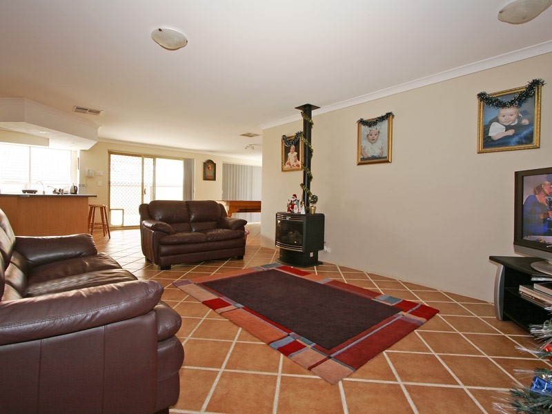 51 Waldburg Drive, Tapping WA 6065