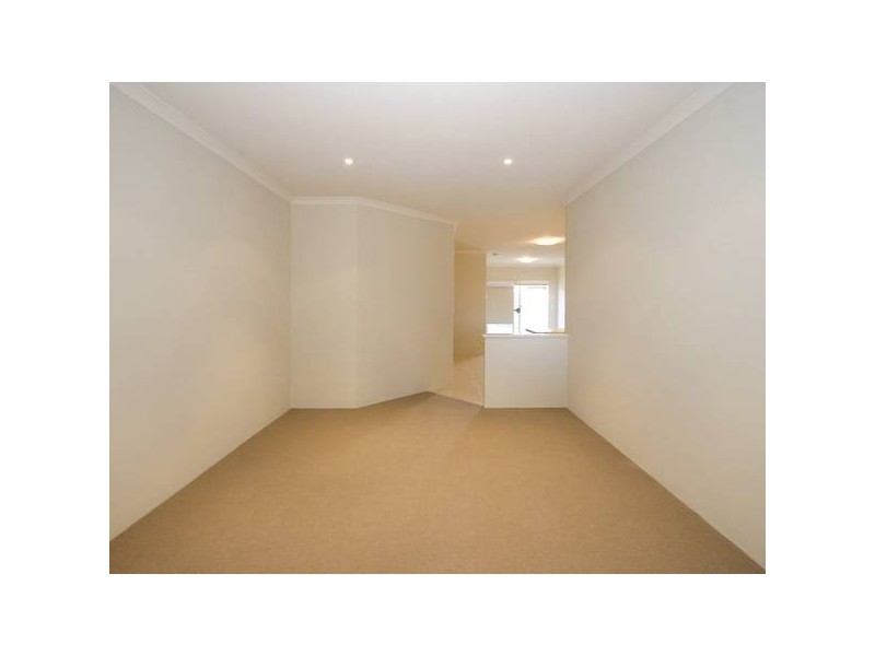 2/93 Shepperton Drive, Butler WA 6036