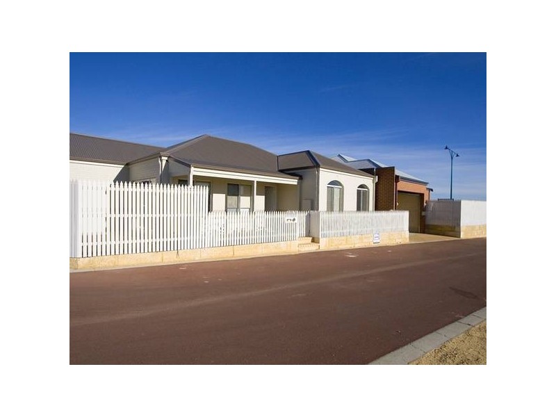 2/81 Shepperton Drive, Butler WA 6036