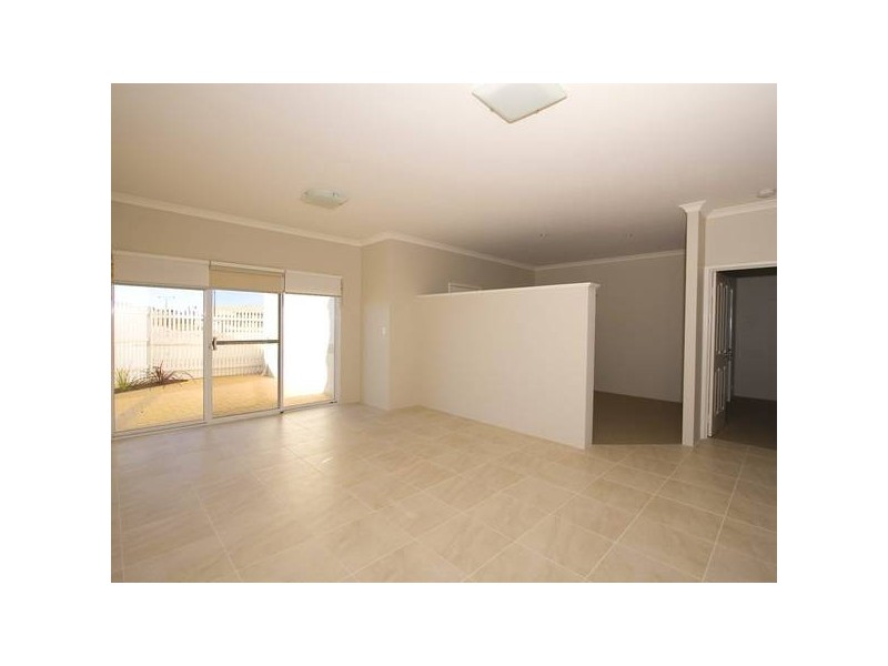 2/81 Shepperton Drive, Butler WA 6036