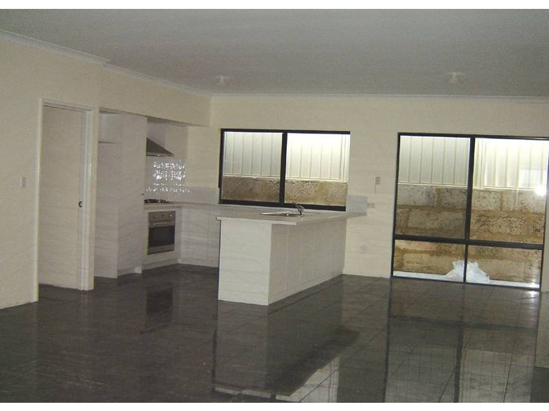 21 Bardeen Pass, Carramar WA 6031