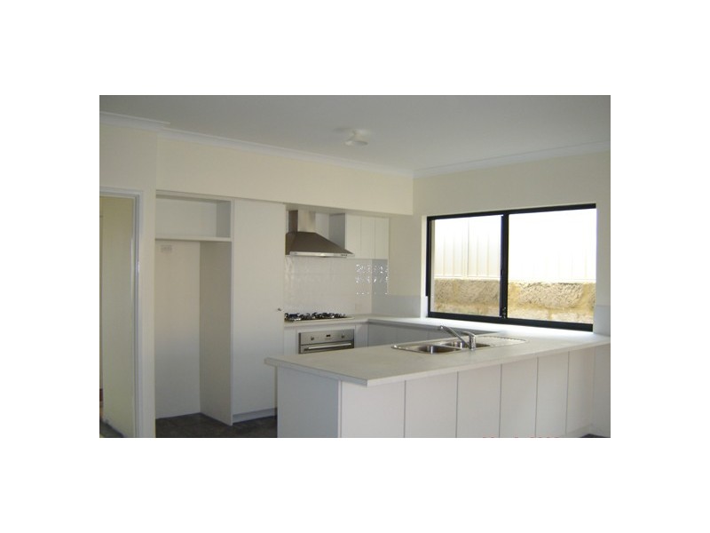 21 Bardeen Pass, Carramar WA 6031