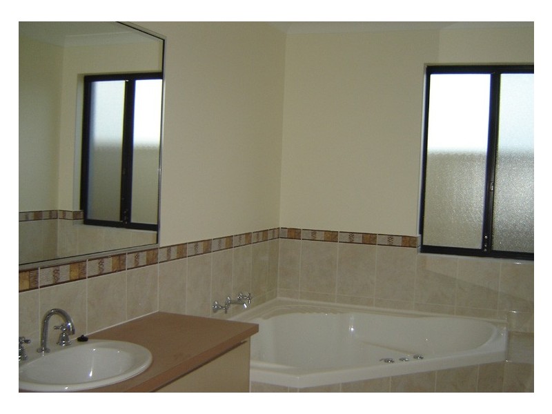 21 Bardeen Pass, Carramar WA 6031