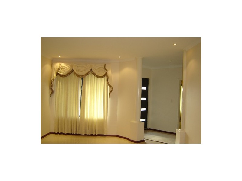 32 Westwood Meander, Carramar WA 6031