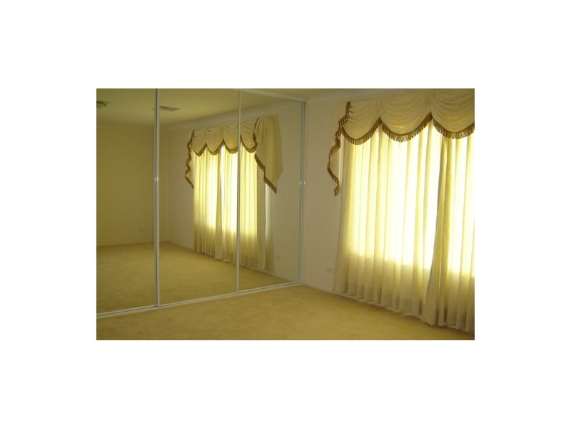 32 Westwood Meander, Carramar WA 6031