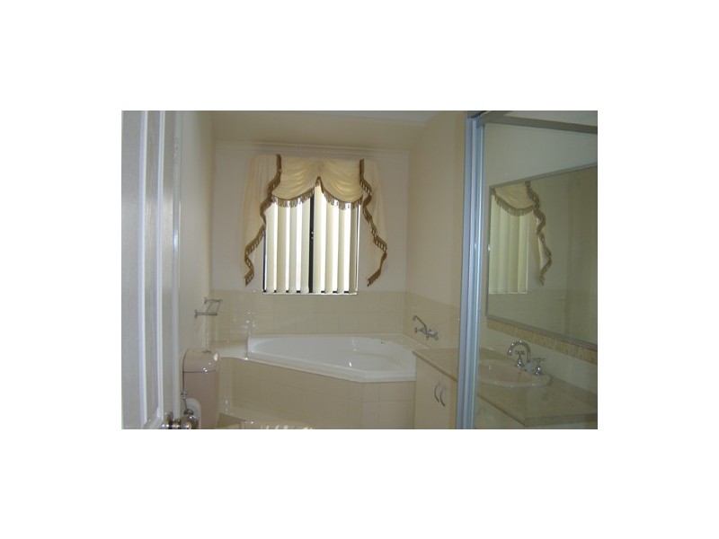 32 Westwood Meander, Carramar WA 6031