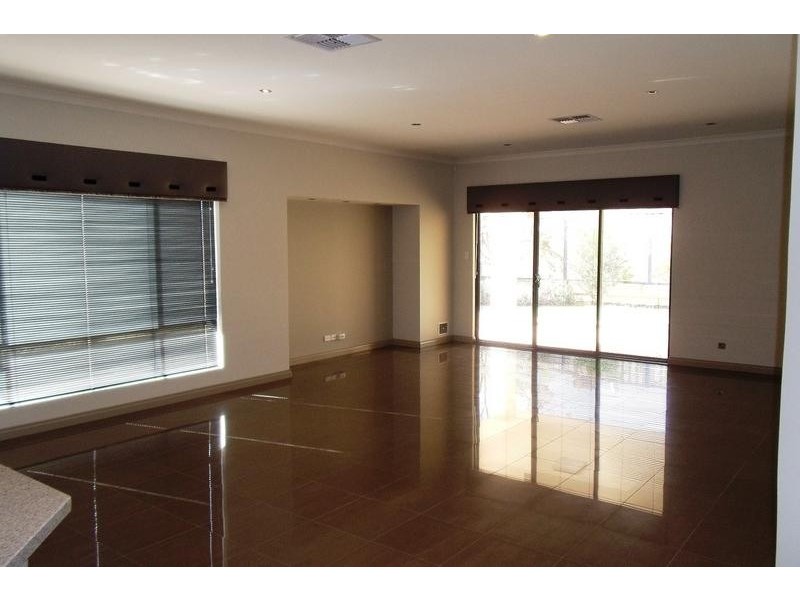 18 Grallina Way, Tapping WA 6065