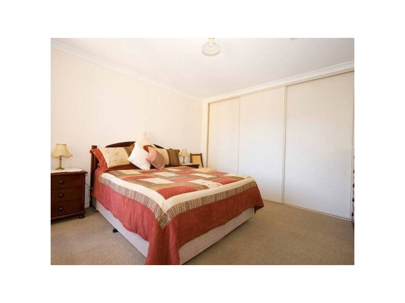 6/5 Yarra Court, Carramar WA 6031