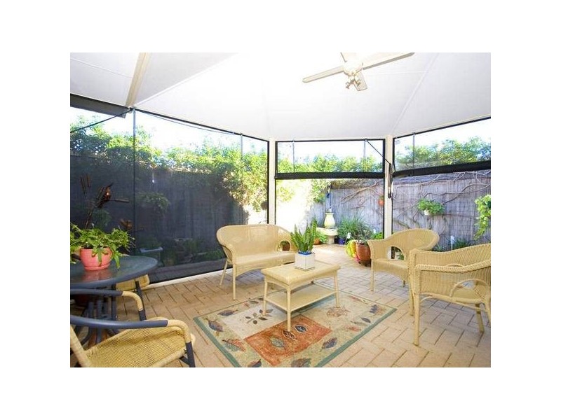 6/5 Yarra Court, Carramar WA 6031