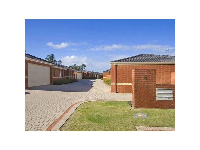 6/5 Yarra Court, Carramar WA 6031