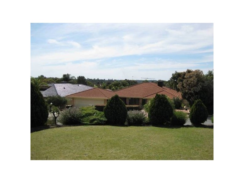 8 Tumba Court, Joondalup WA 6027