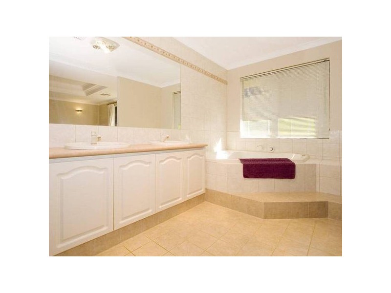 39 Stinson Square, Iluka WA 6028