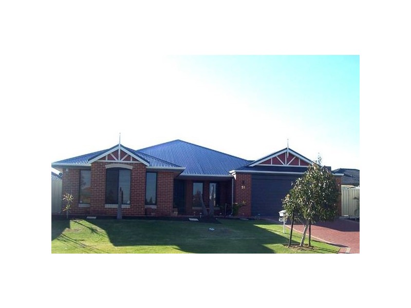 31 Shiralee Bend, Carramar WA 6031