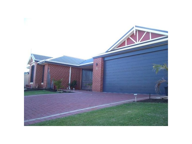 31 Shiralee Bend, Carramar WA 6031