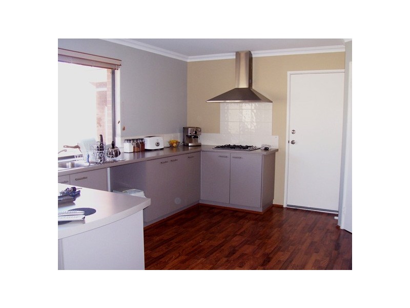 31 Shiralee Bend, Carramar WA 6031