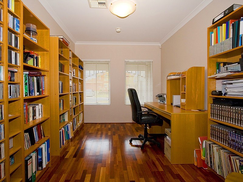 35 Meadowbrook Promenade, Currambine WA 6028