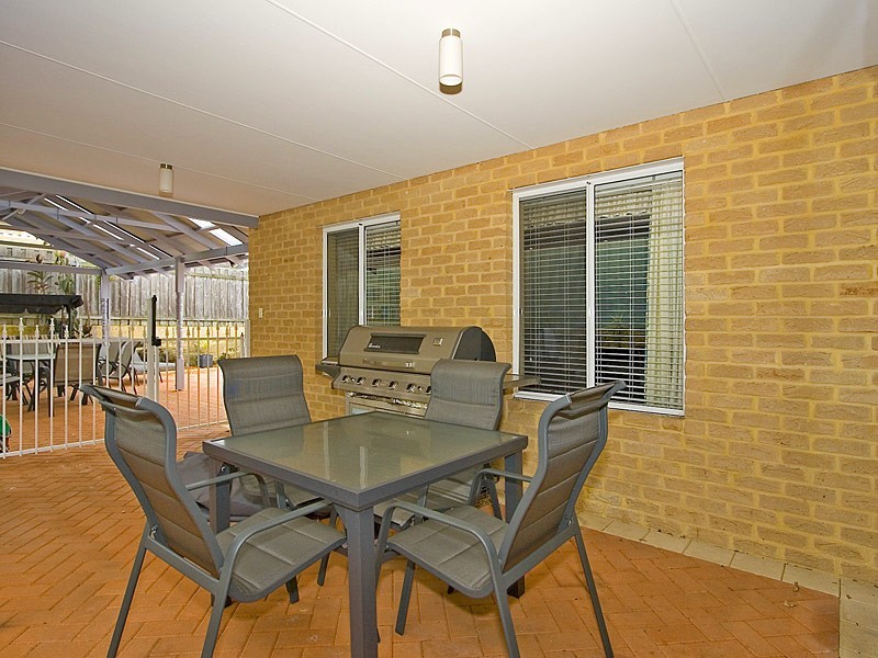 35 Meadowbrook Promenade, Currambine WA 6028