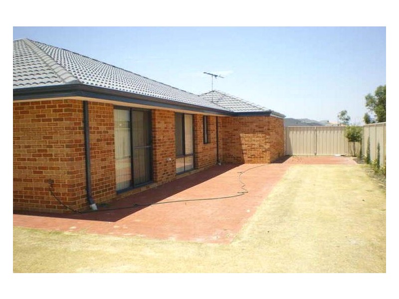 39 Shiralee Bend, Carramar WA 6031