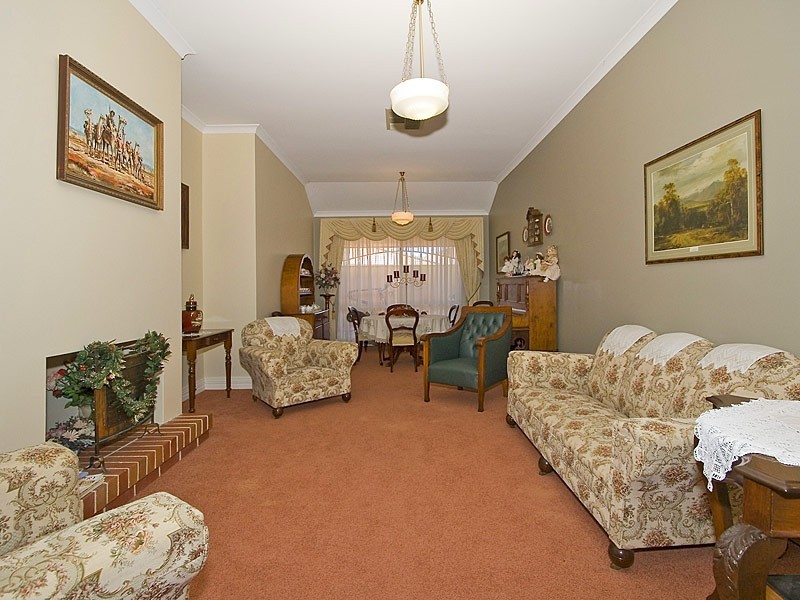 4 Hiltaba Court, Tapping WA 6065