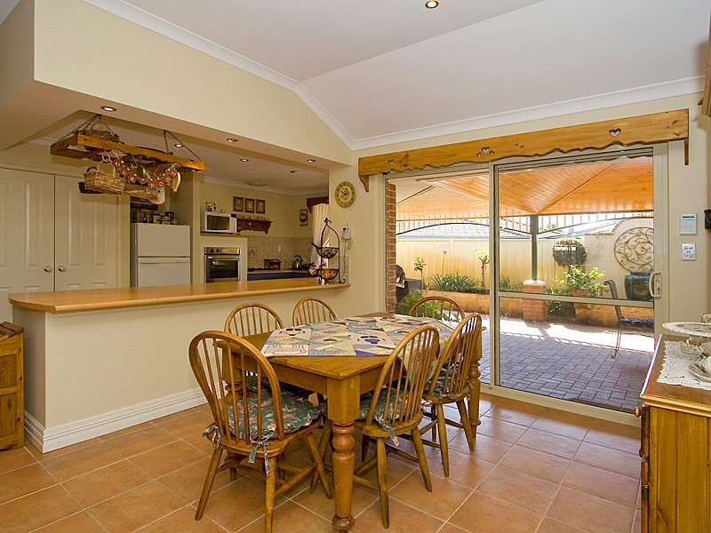 4 Hiltaba Court, Tapping WA 6065
