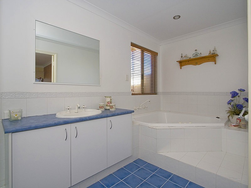 4 Hiltaba Court, Tapping WA 6065