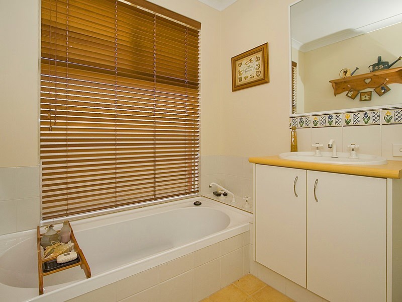 4 Hiltaba Court, Tapping WA 6065