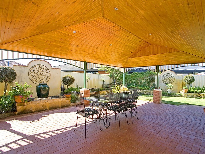 4 Hiltaba Court, Tapping WA 6065