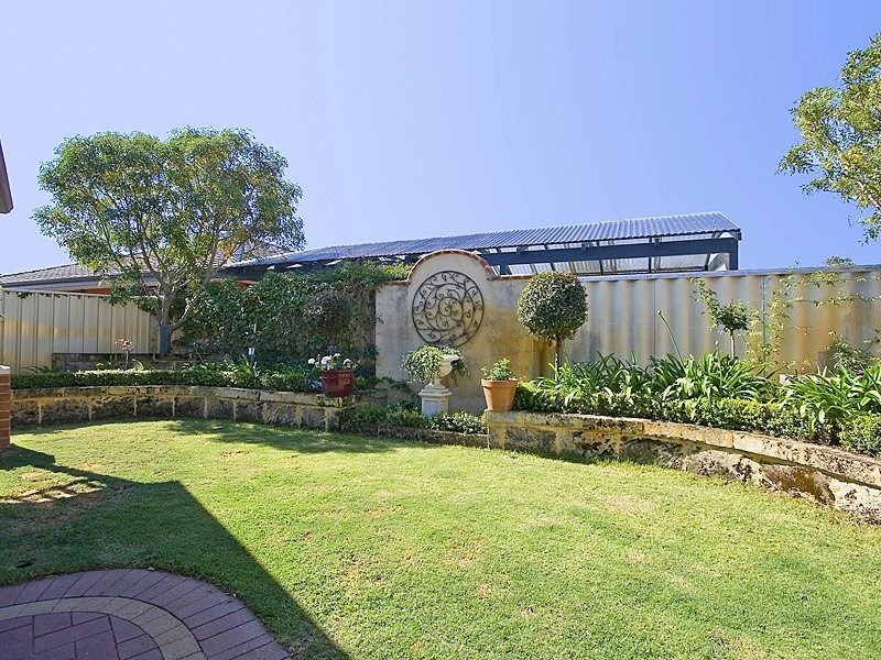 4 Hiltaba Court, Tapping WA 6065