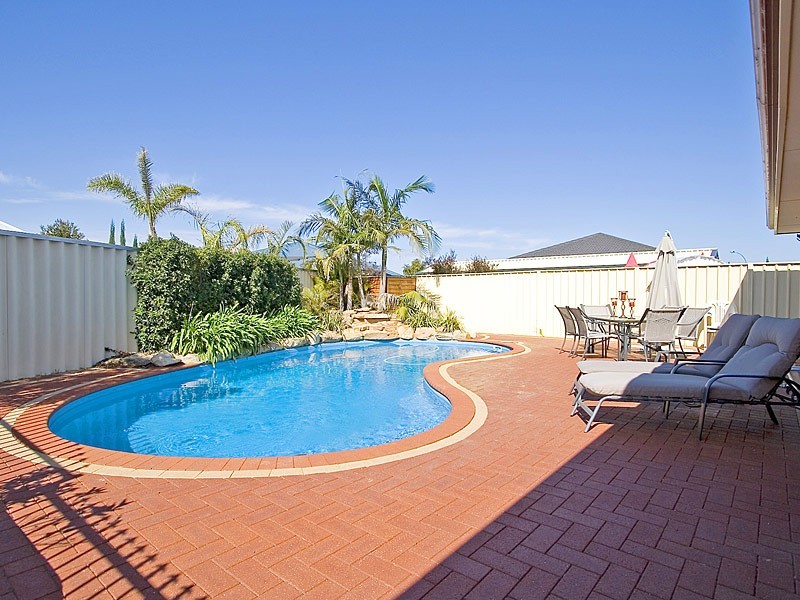 4 Hiltaba Court, Tapping WA 6065