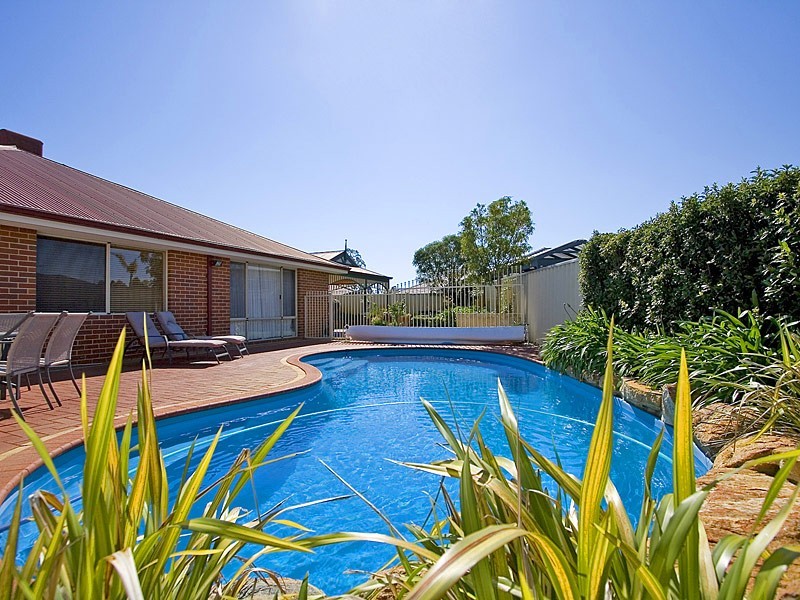 4 Hiltaba Court, Tapping WA 6065