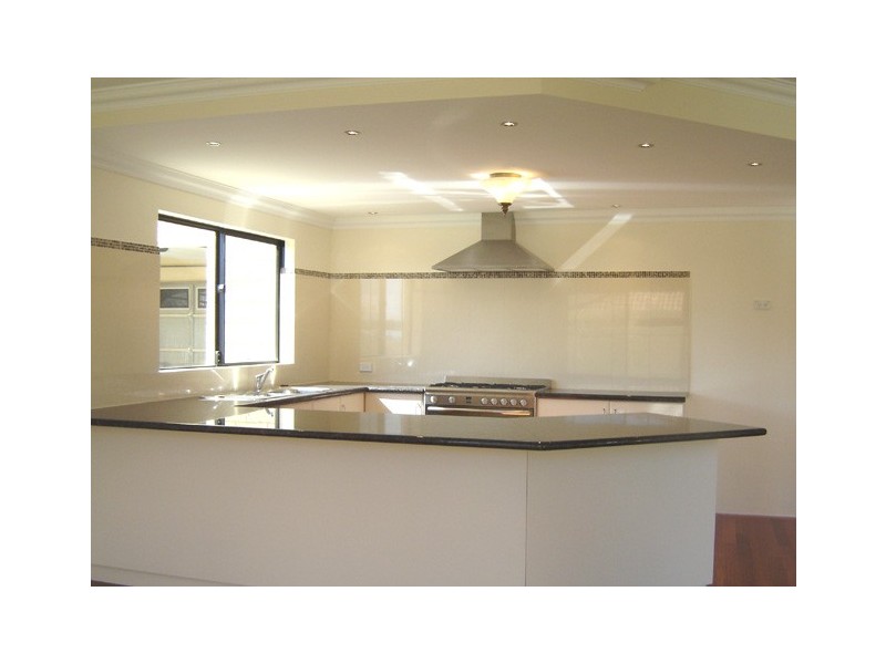 116 Golf Links Drive, Carramar WA 6031