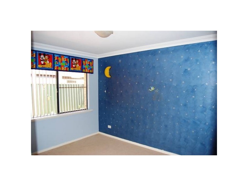 4 Camelot Grove, Carramar WA 6031