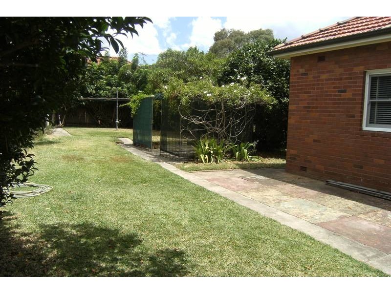 17 Irvine Crescent, Ryde NSW 2112