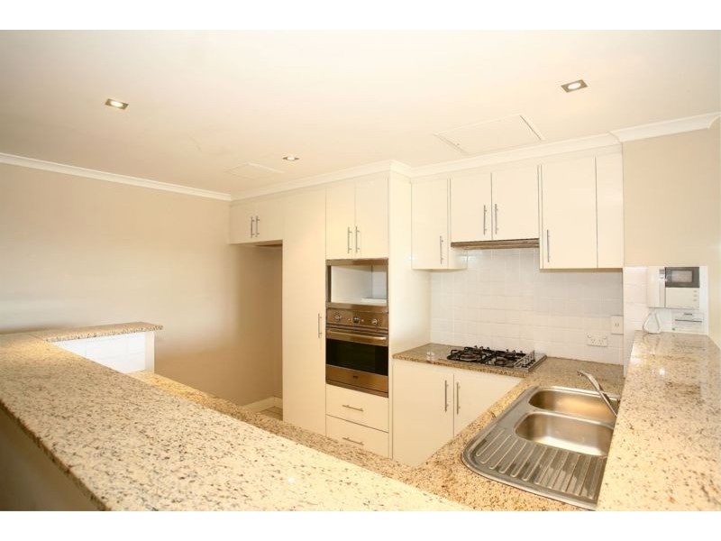 2/143 Bowden Street, Meadowbank NSW 2114