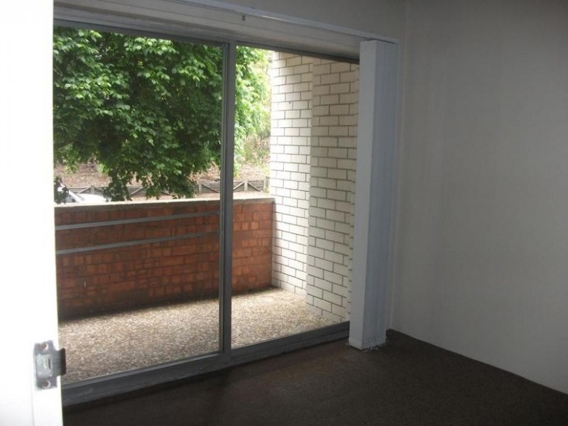 12/21 Bank Street, Meadowbank NSW 2114