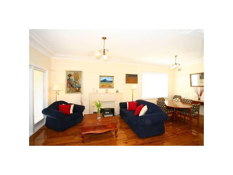 17 Willow Crescent, Ryde NSW 2112