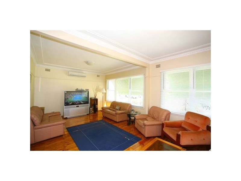 17 Willow Crescent, Ryde NSW 2112