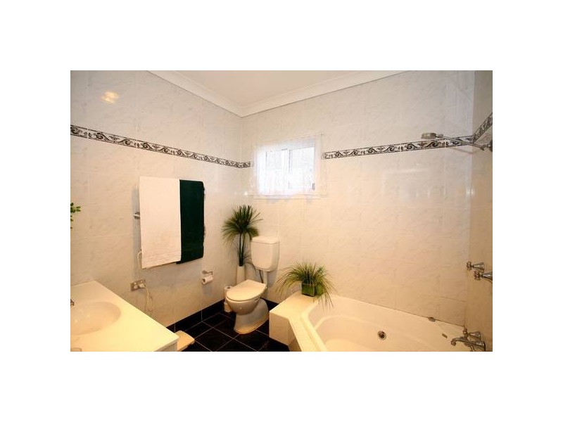 17 Willow Crescent, Ryde NSW 2112