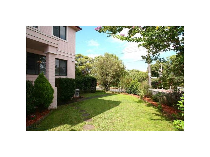 37 Quarry Road (Cnr Pooley St), Ryde NSW 2112