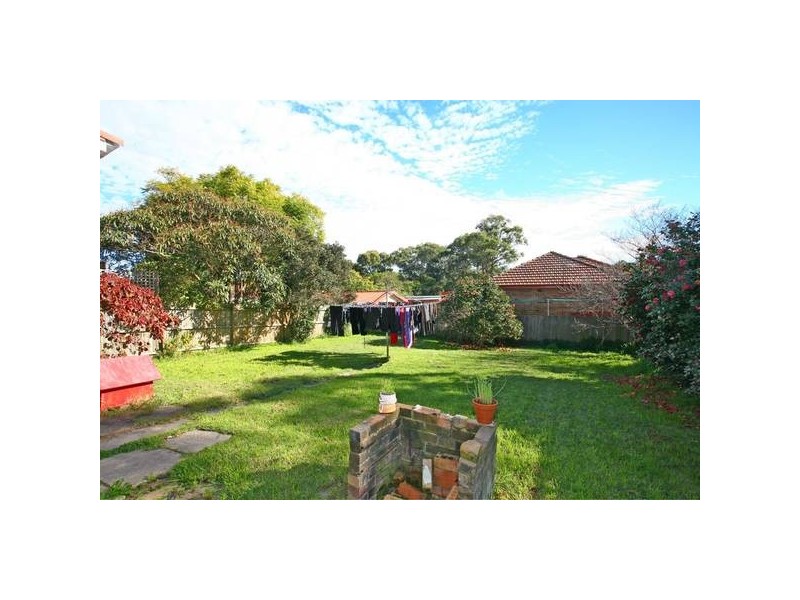 24 Pooley Street, Ryde NSW 2112