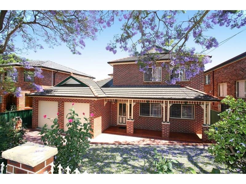 4 Commissioners Road, Denistone NSW 2114