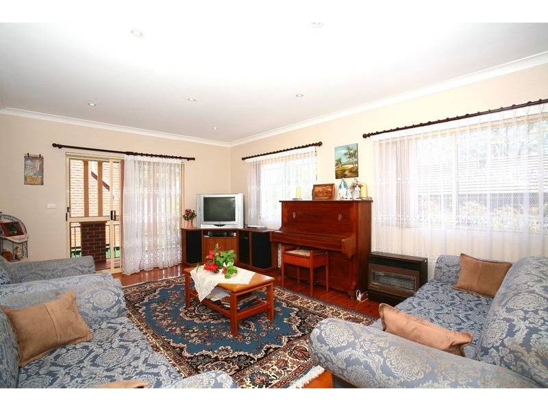 4 Commissioners Road, Denistone NSW 2114