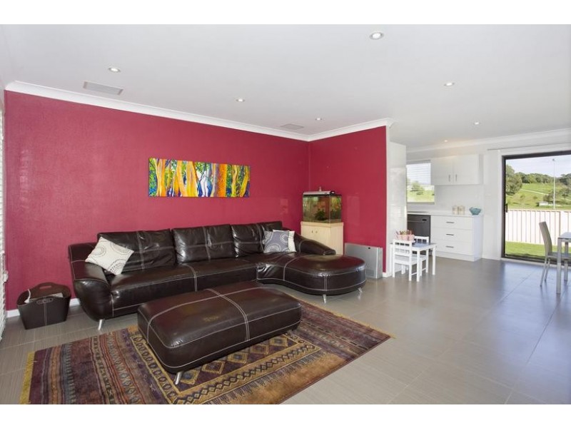 42 Cameron Crescent, Kiama Downs NSW 2533