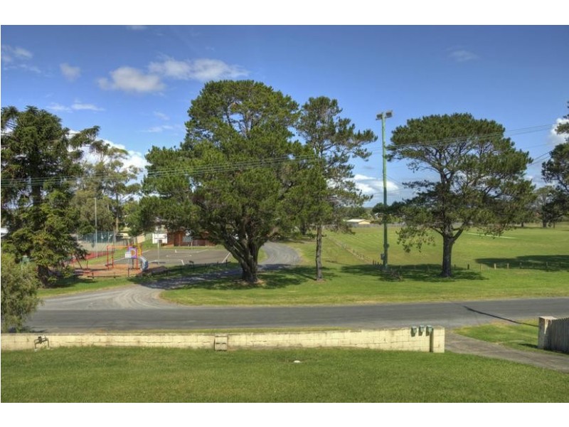 11 South Street, Greenwell Point NSW 2540