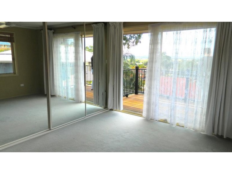 2/9 Abercrombie Crescent, Albion Park NSW 2527