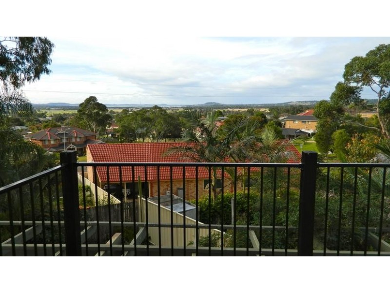 2/9 Abercrombie Crescent, Albion Park NSW 2527