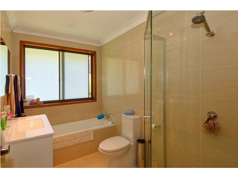 4 Armstrong Avenue, Gerringong NSW 2534