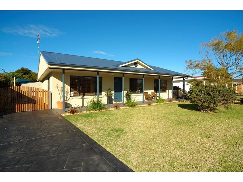 6 Shackleton Street, Shoalhaven Heads NSW 2535