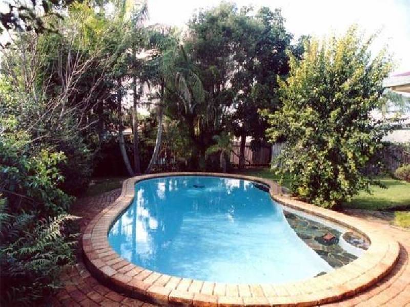 6 Boronia Street, Redland Bay QLD 4165