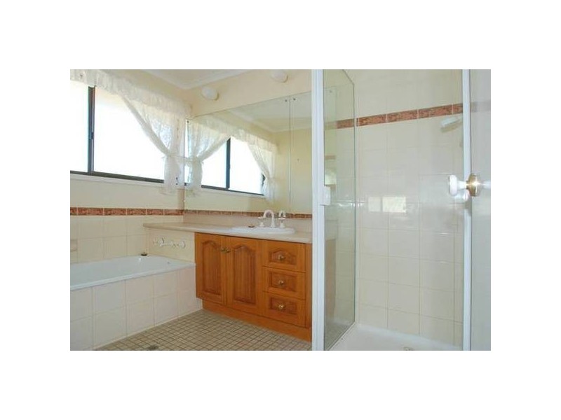 .8 Anne Marie Court, Victoria Point QLD 4165